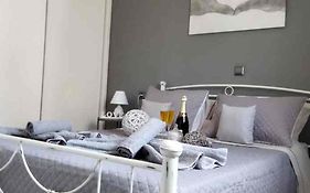 Grey Sense Luxury Apartment